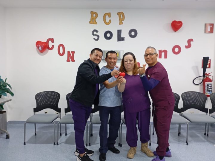 Personal del Centro Médico Dalinde se capacita en “RCP solo con las manos” en el marco del Día Mundial de RCP